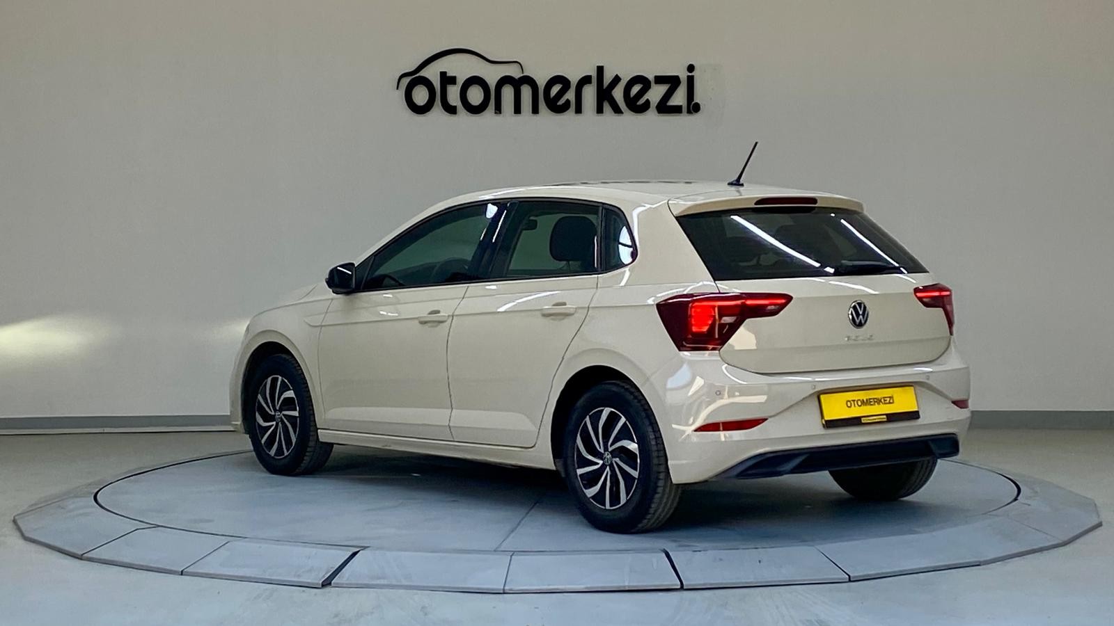 VOLKSWAGEN POLO 26